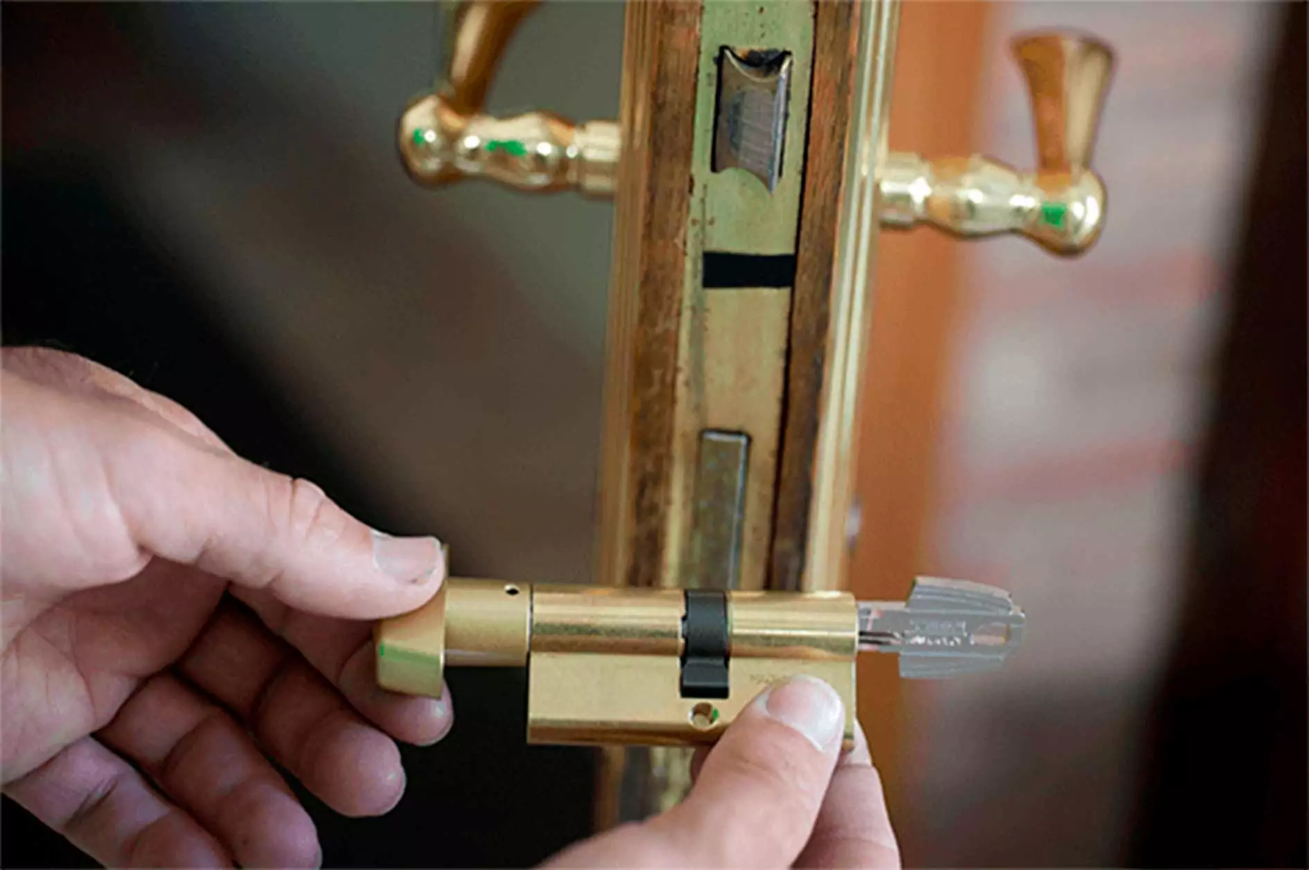 Que opciones de cerrajeria ofrecen apertura de puertas las 24 horas en Sabadell - &iquest;Qu&eacute; opciones de cerrajer&iacute;a ofrecen apertura de puertas las 24 horas en Sabadell?